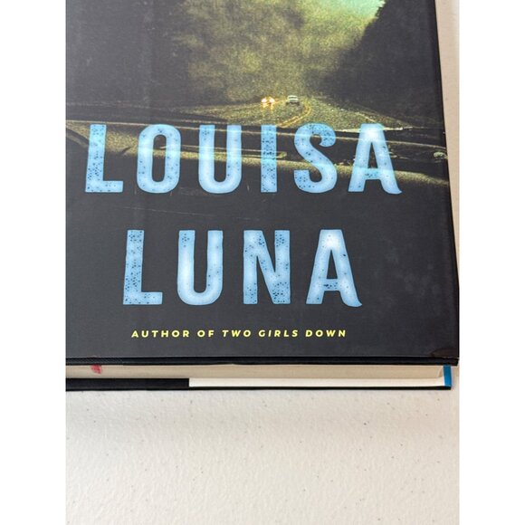 Hideout Alice Vega Novel Book 3 Fiction Mystery Women Detectives Louisa Luna - Picture 2 of 5